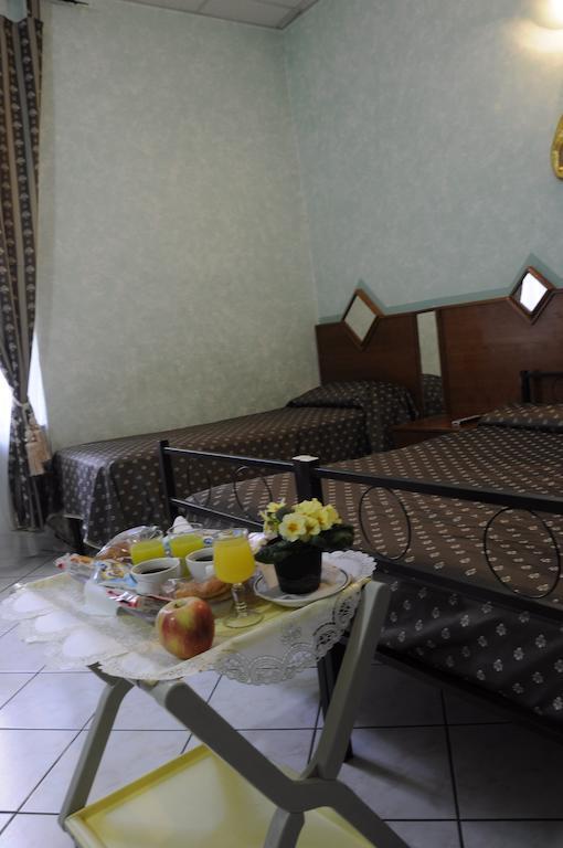 فندق فاريني روما المظهر الخارجي الصورة